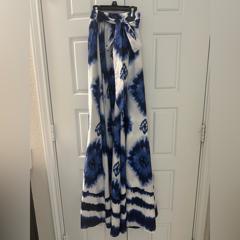 Truly for You Maxi skirt, blue floral with detailed bottom, size M